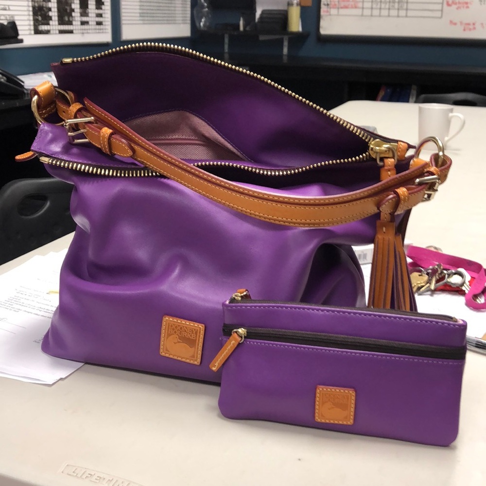 Dooney and Bourne shoulder bag w/ wallet